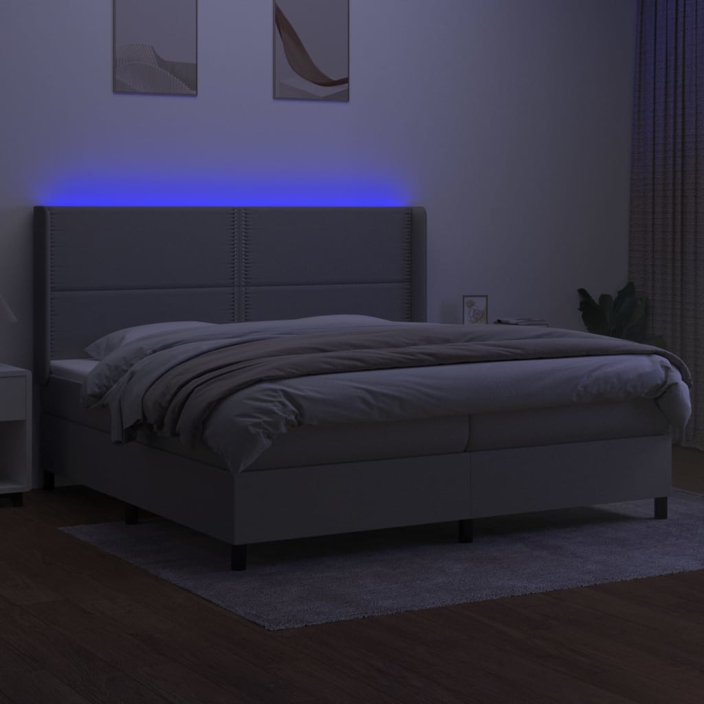 Boxspringbett mit Matratze & LED Hellgrau 200x200 cm Stoff