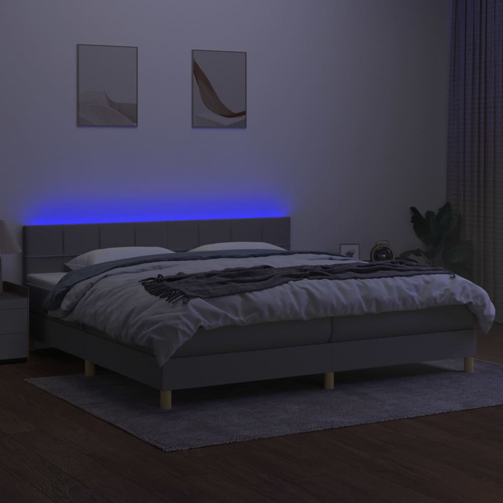 Boxspringbett mit Matratze & LED Hellgrau 200x200 cm Stoff